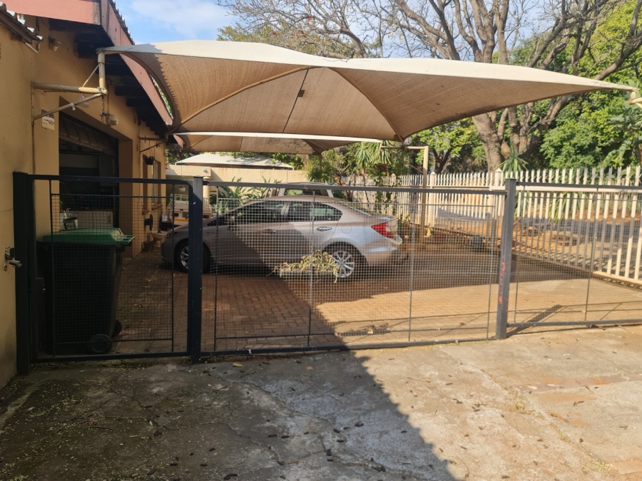 6 Bedroom Property for Sale in Protea Park North West